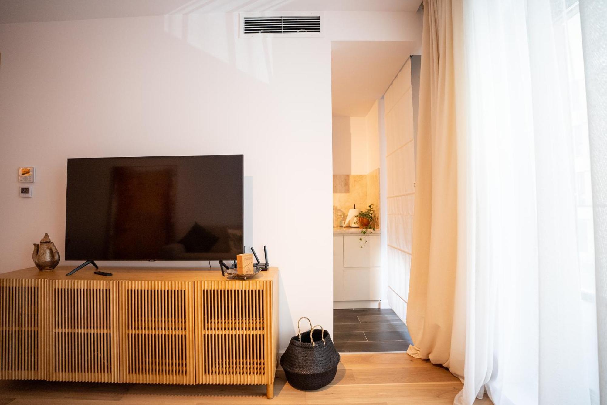 The Level Sanctuary: Free Parking & Netflix Apartment Bucharest Exterior photo