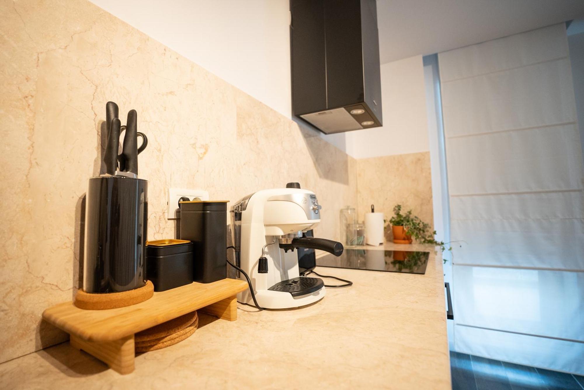 The Level Sanctuary: Free Parking & Netflix Apartment Bucharest Exterior photo