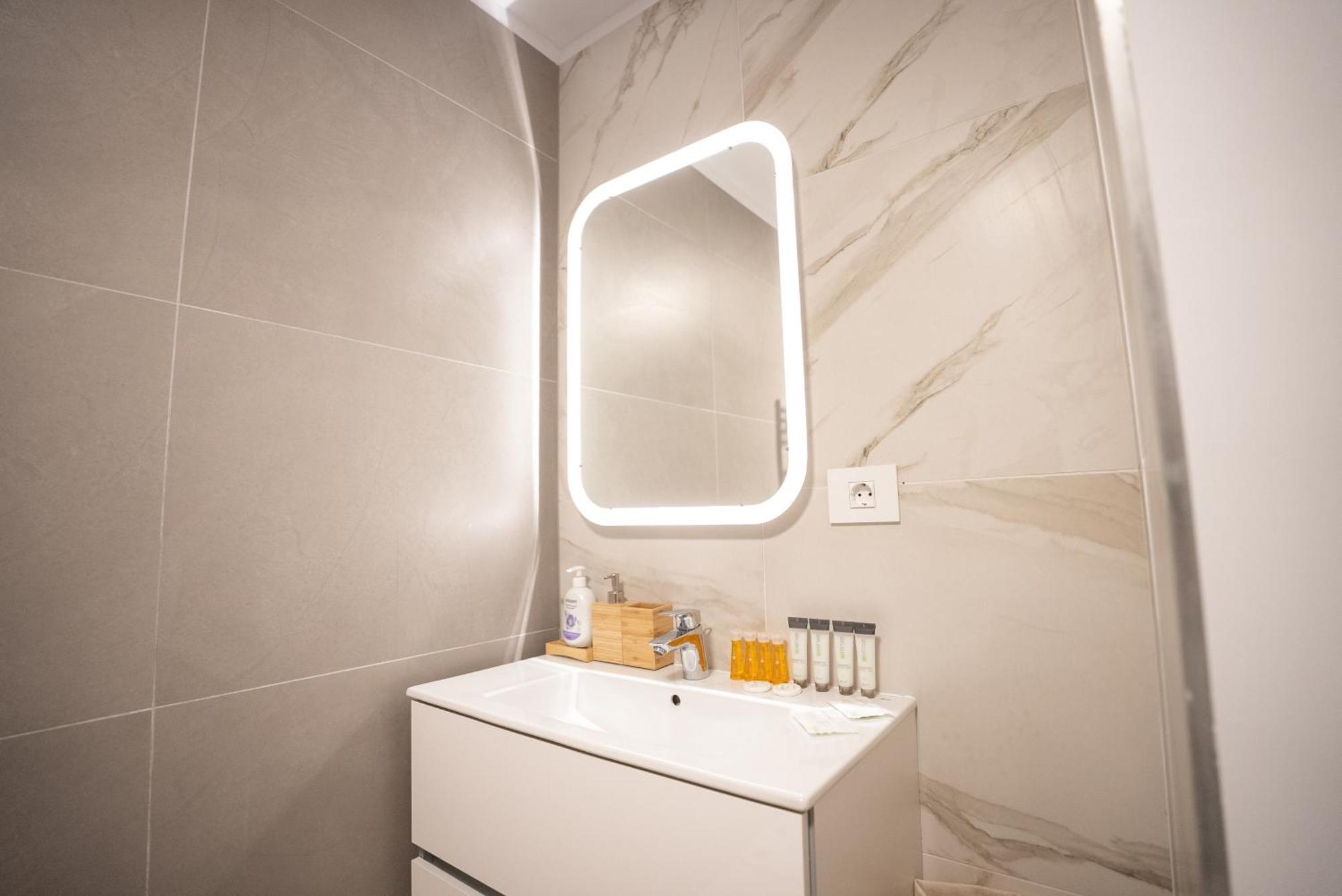 The Level Sanctuary: Free Parking & Netflix Apartment Bucharest Exterior photo